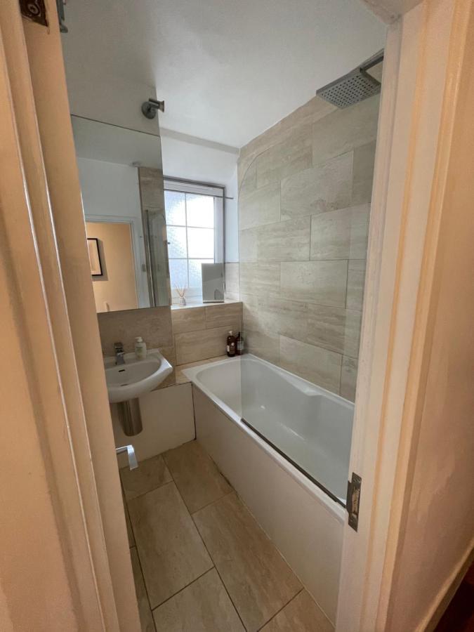 Ferienwohnung Spacious Flat Opposite The Oval London Exterior foto