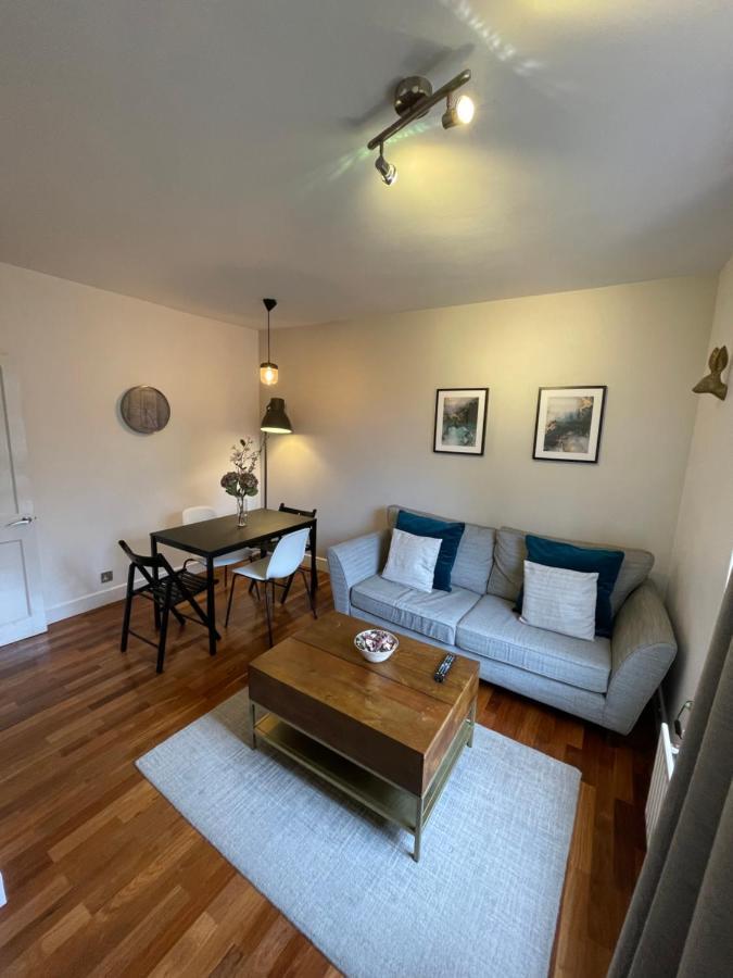 Spacious Flat Opposite The Oval London Exterior foto